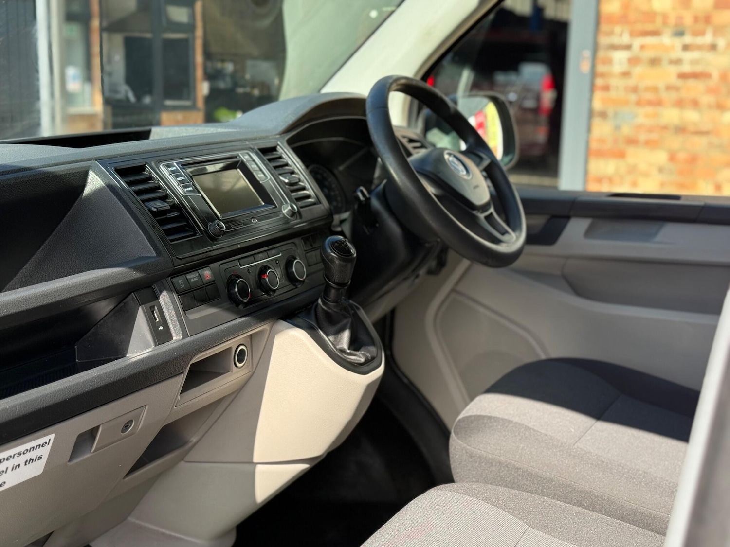 Used Volkswagen Transporter 2018 for sale - 77919035: Photo 11