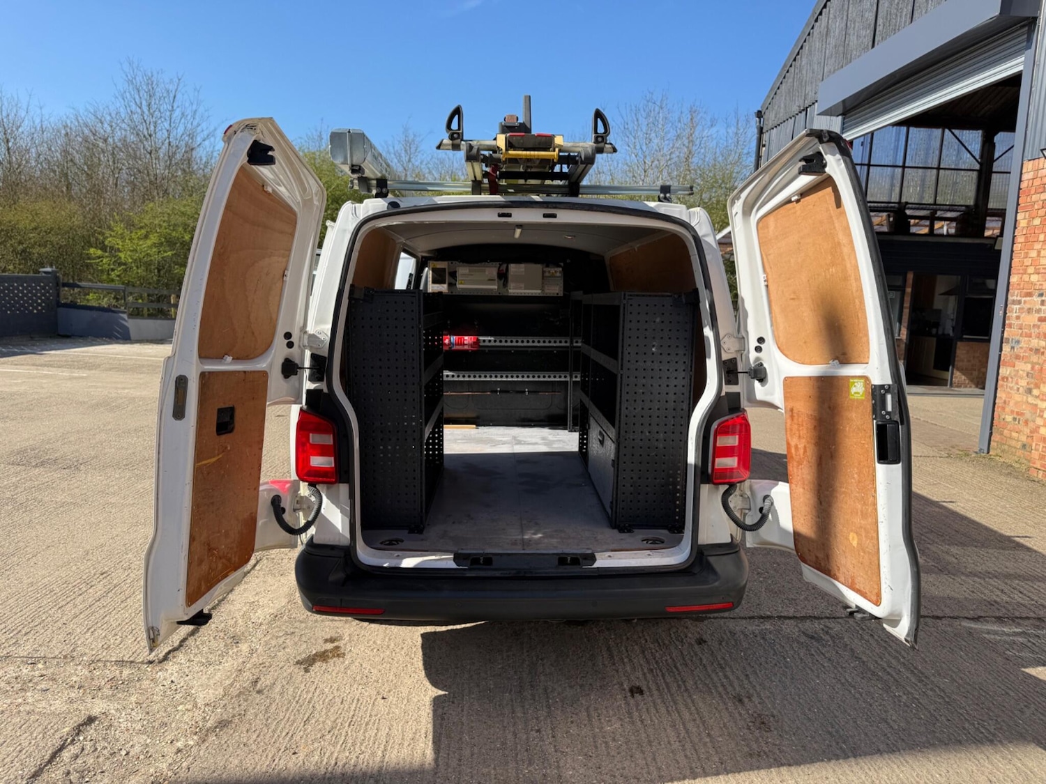 Used Volkswagen Transporter 2018 for sale - 77919035: Photo 15