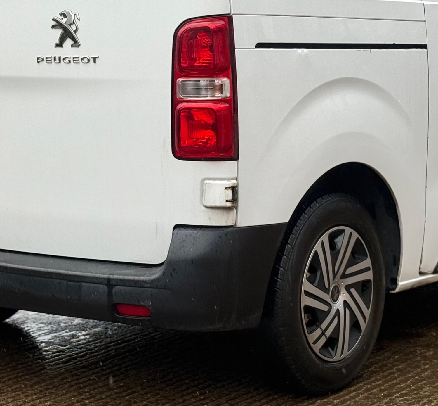 Used Peugeot Expert 2017 for sale - 77446277: Photo 33