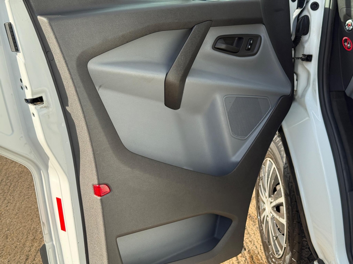 Used Ford Transit Custom 2016 for sale - 76518083: Photo 36