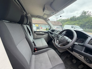 Used Volkswagen Transporter 2018 for sale - 78932139: Photo