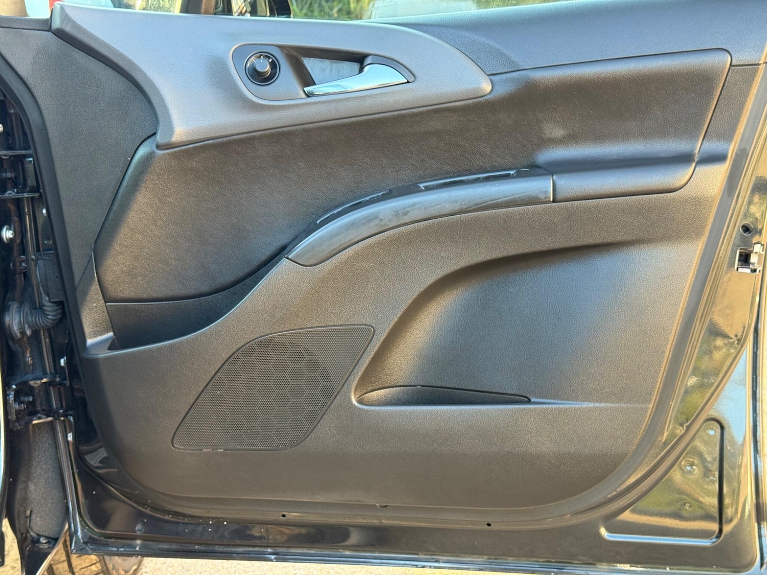 Used Vauxhall Meriva 2013 for sale - 77919040: Photo 29