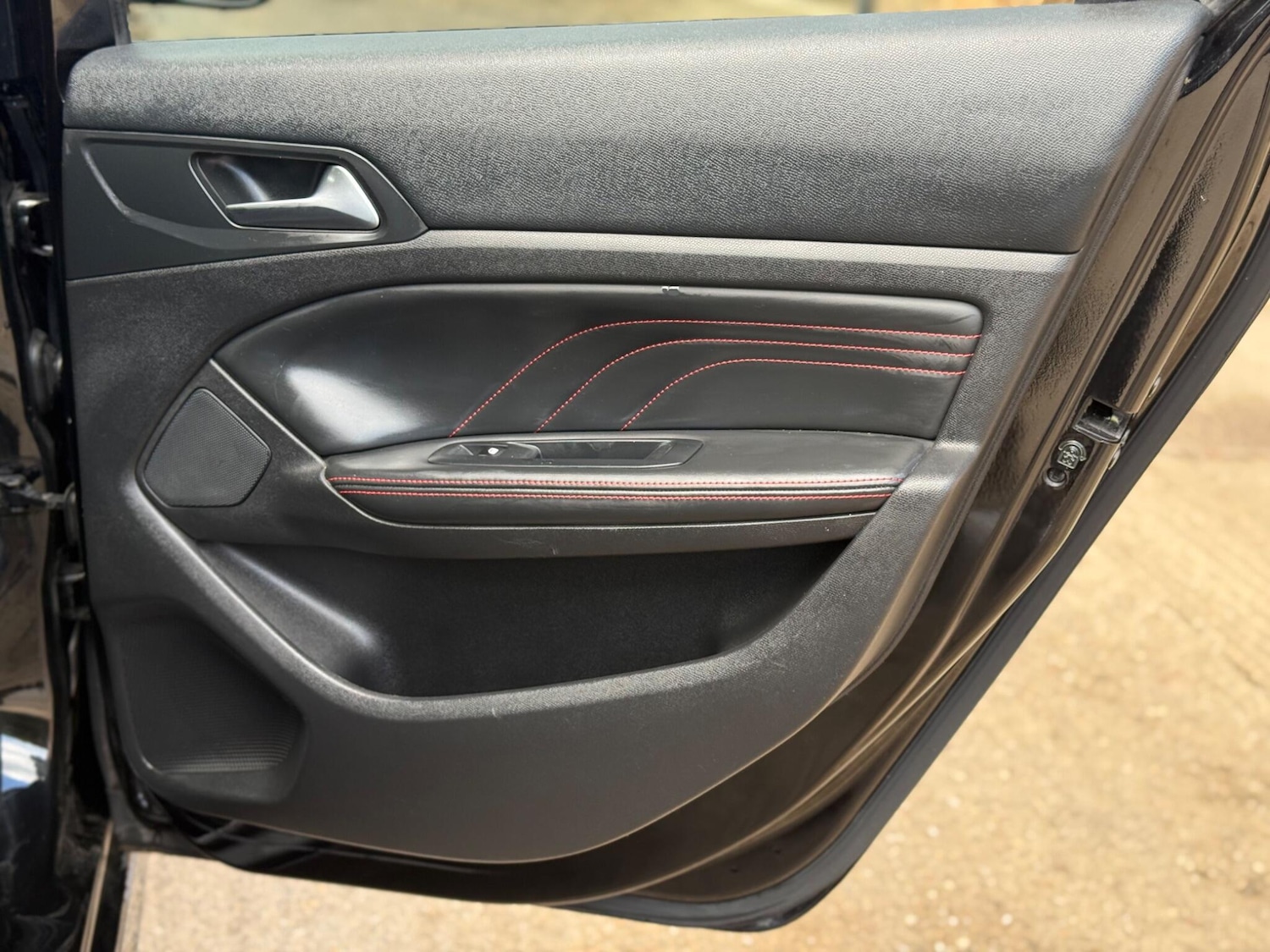 Used Peugeot 308 2015 for sale - 78015979: Photo 46