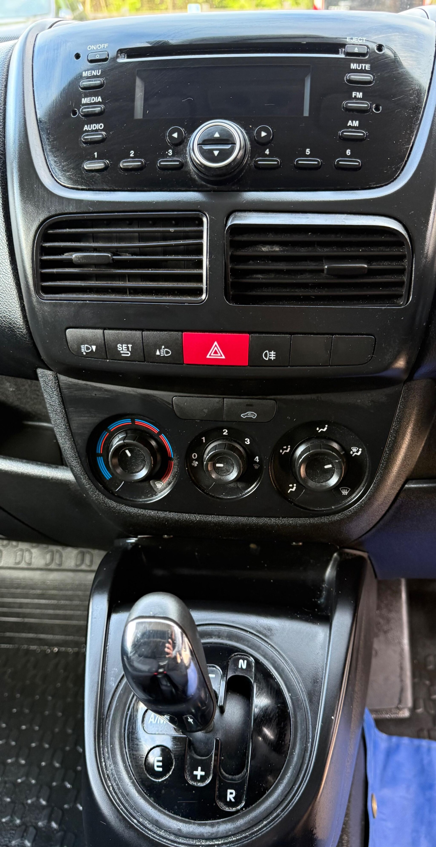 Used Vauxhall Combo 2015 for sale - 78132123: Photo 18