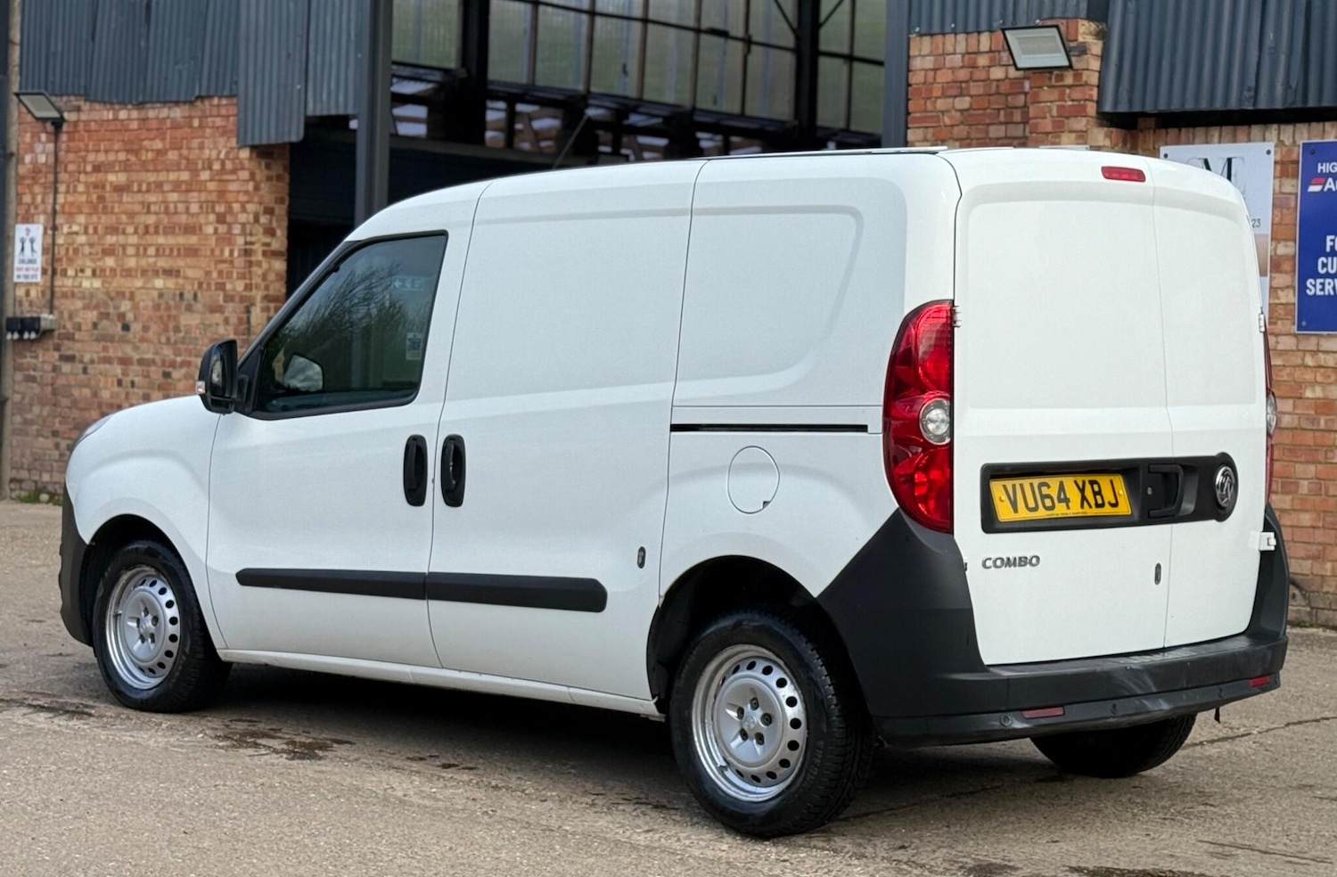 Used Vauxhall Combo 2015 for sale - 78132123: Photo 9