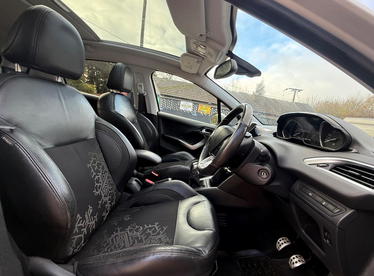 Used Peugeot 208 2012 for sale - 76685570: Photo 14