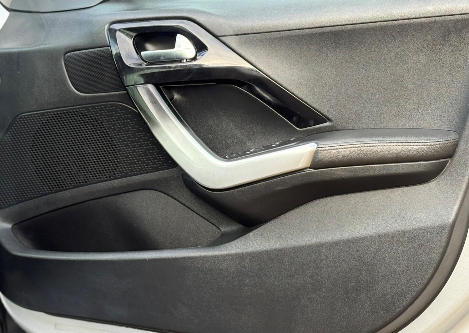 Used Peugeot 208 2012 for sale - 76685570: Photo 15