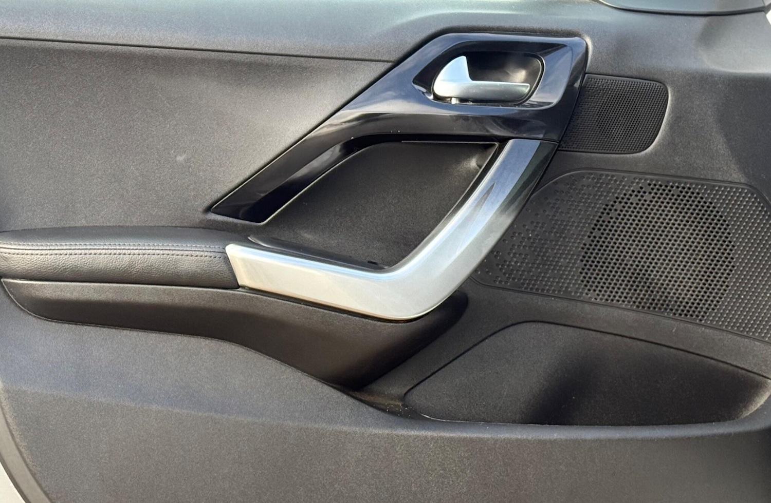 Used Peugeot 208 2012 for sale - 76685570: Photo 18