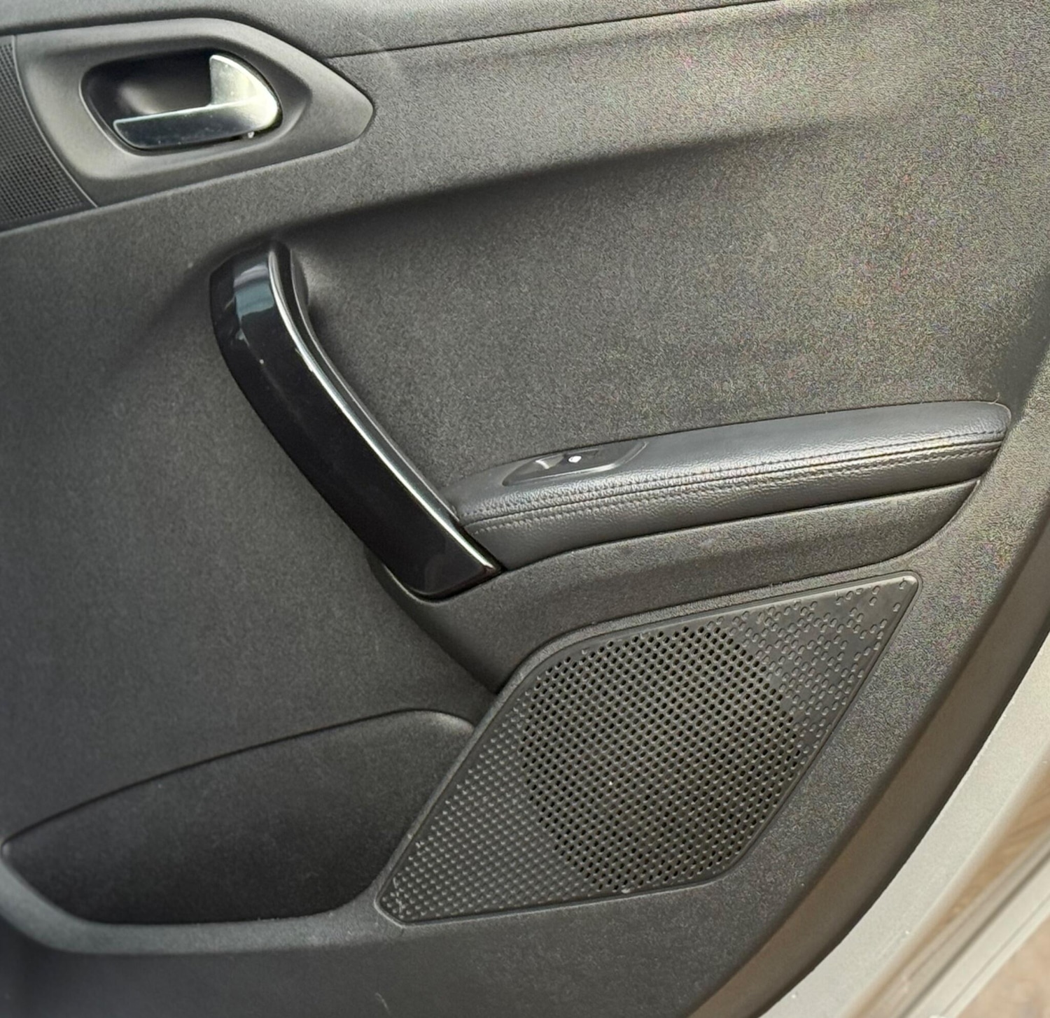 Used Peugeot 208 2012 for sale - 76685570: Photo 24