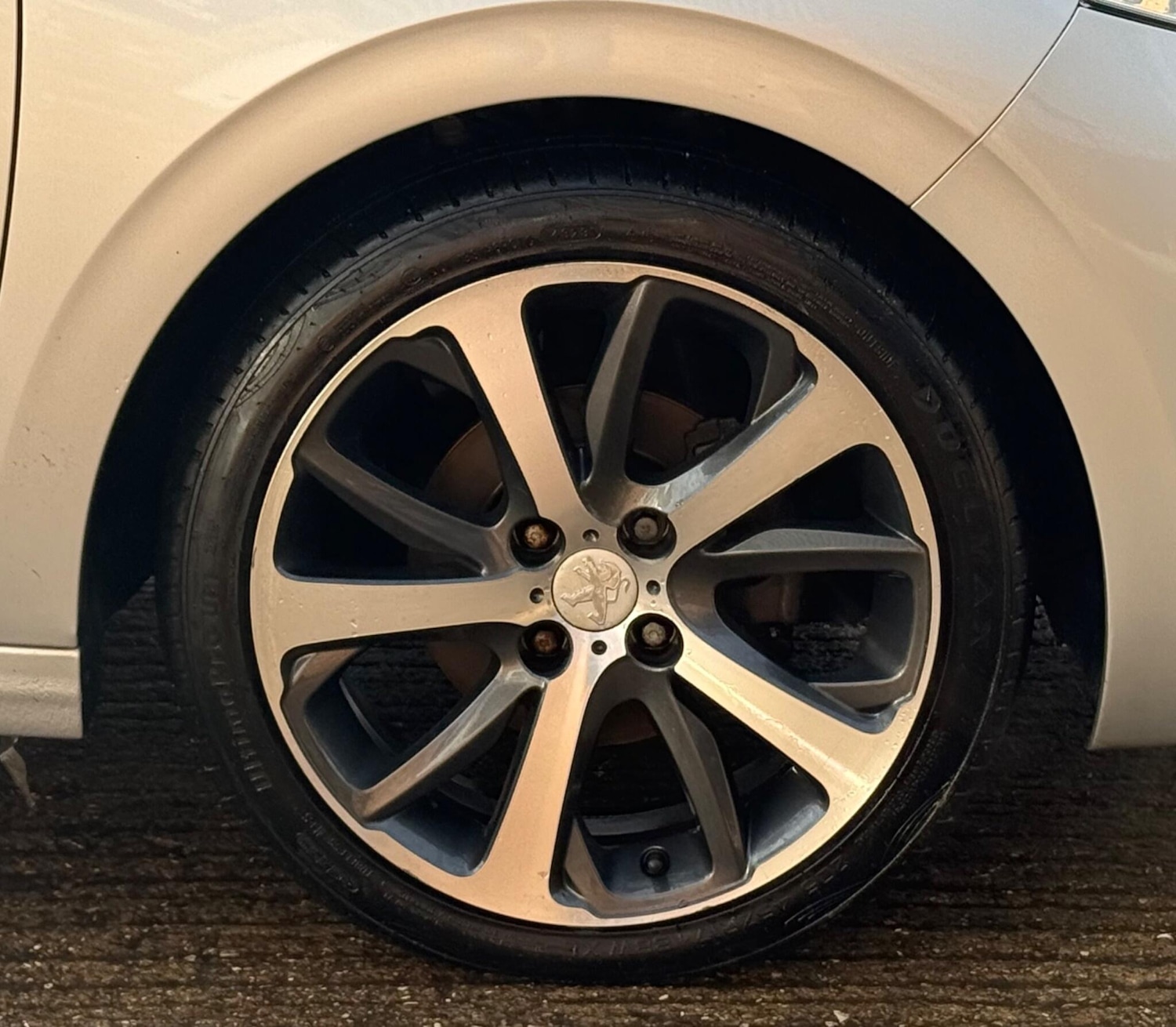 Used Peugeot 208 2012 for sale - 76685570: Photo 26