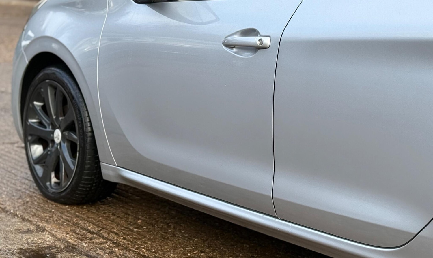 Used Peugeot 208 2012 for sale - 76685570: Photo 35