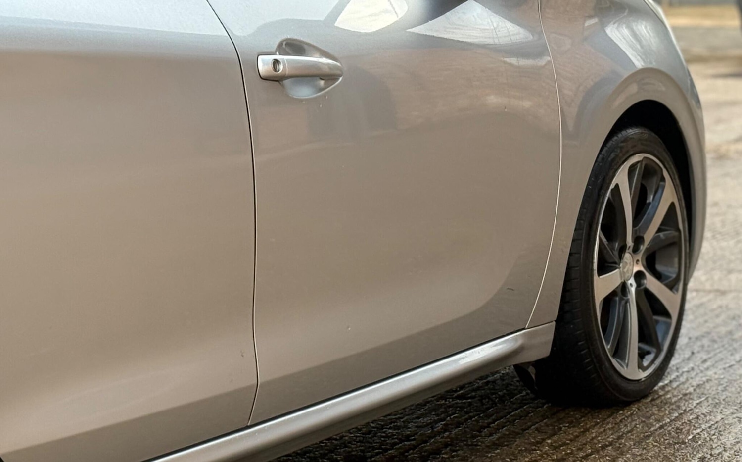 Used Peugeot 208 2012 for sale - 76685570: Photo 38