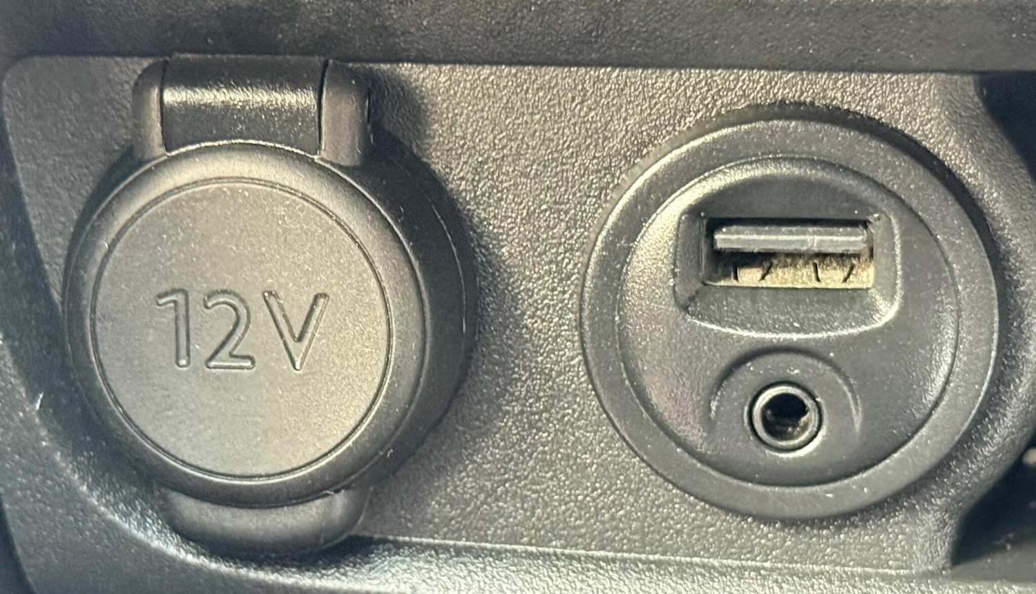 Used Peugeot 208 2012 for sale - 76685570: Photo 42