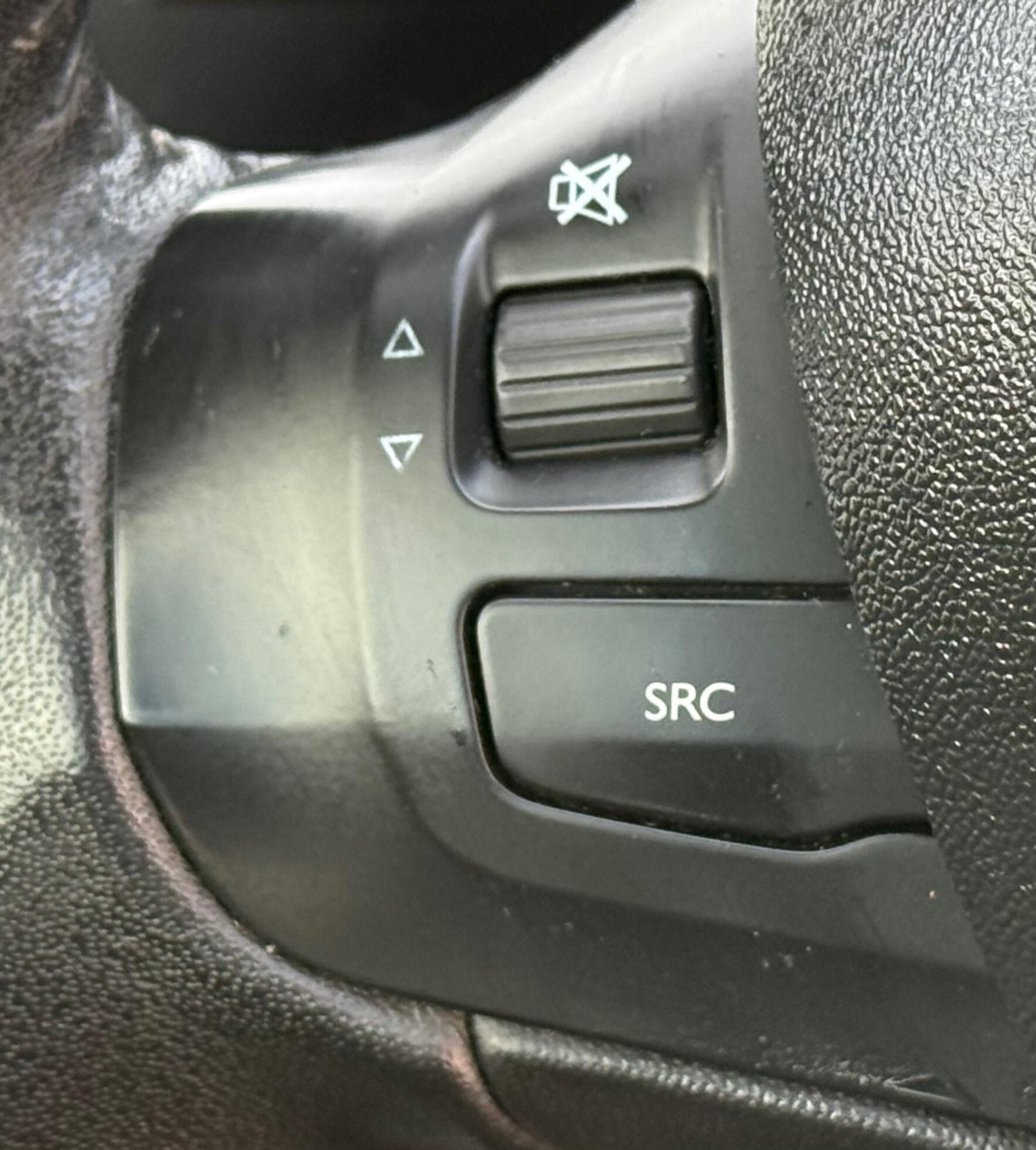 Used Peugeot 208 2012 for sale - 76685570: Photo 43