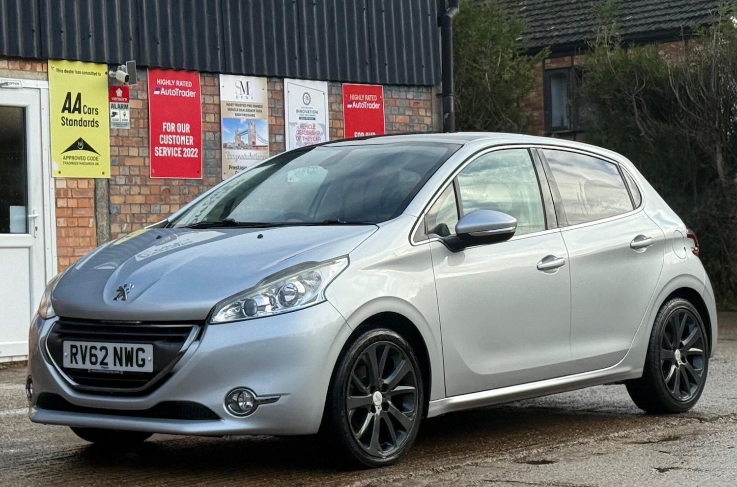 Used Peugeot 208 2012 for sale - 76685570: Photo 5