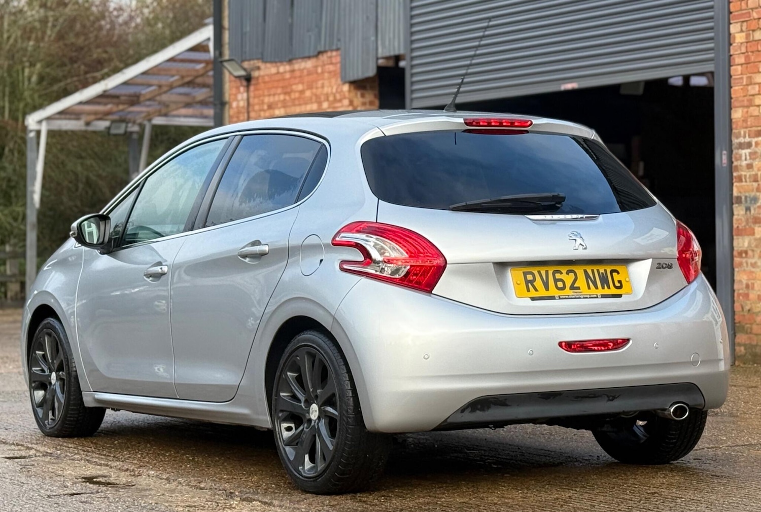 Used Peugeot 208 2012 for sale - 76685570: Photo 9