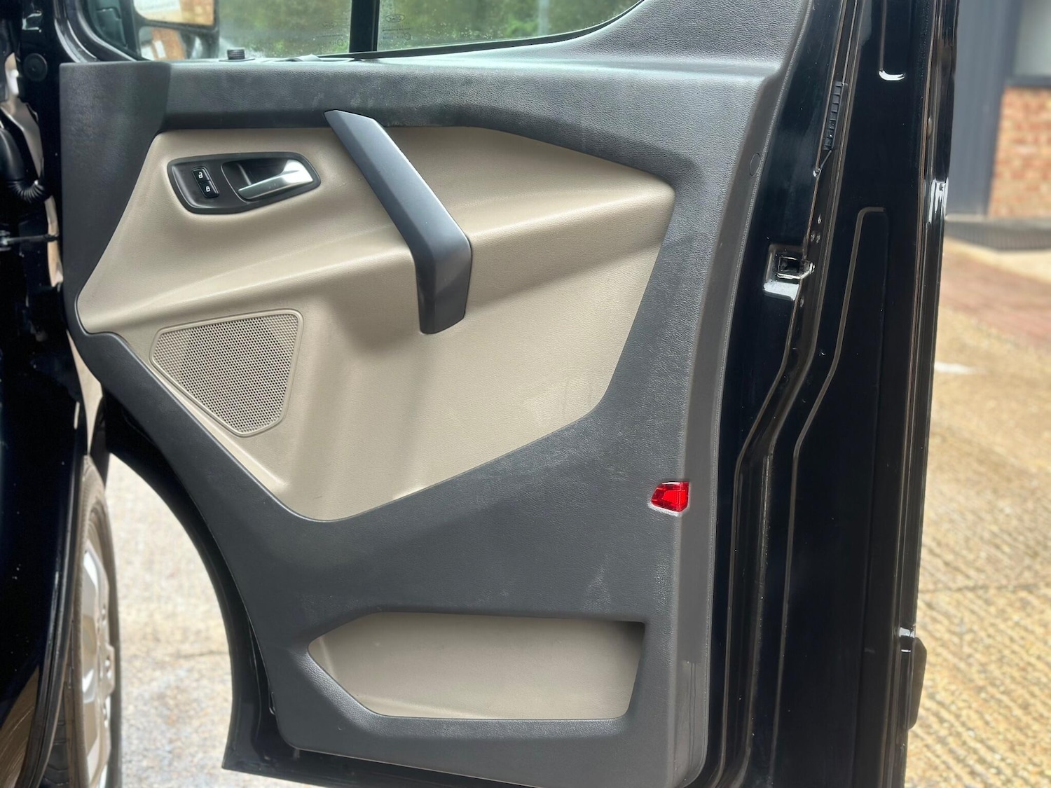 Used Ford Tourneo Custom 2017 for sale - 76554434: Photo 32