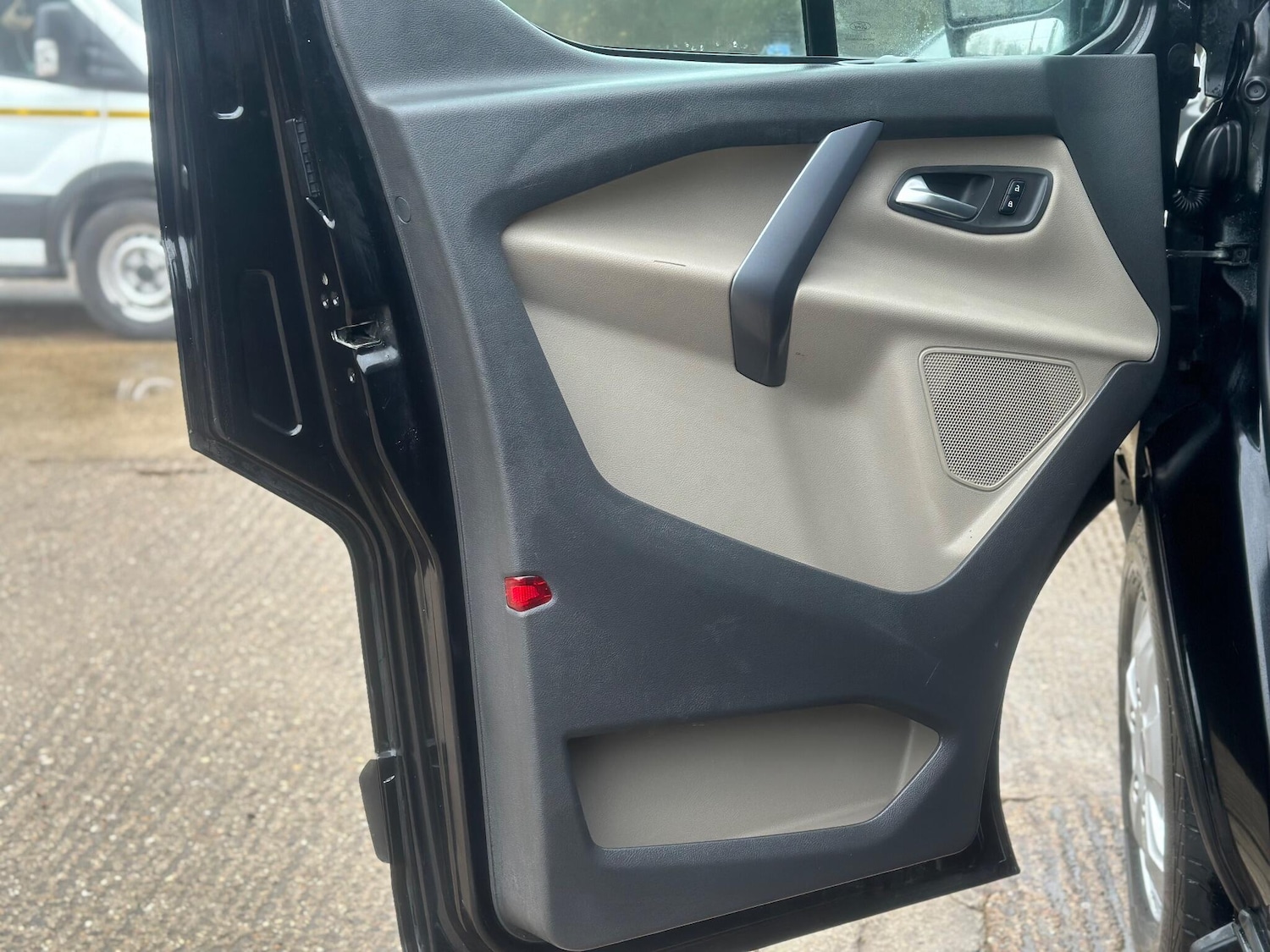 Used Ford Tourneo Custom 2017 for sale - 76554434: Photo 34