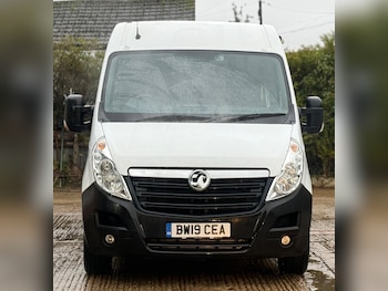 Vauxhall Movano feature image