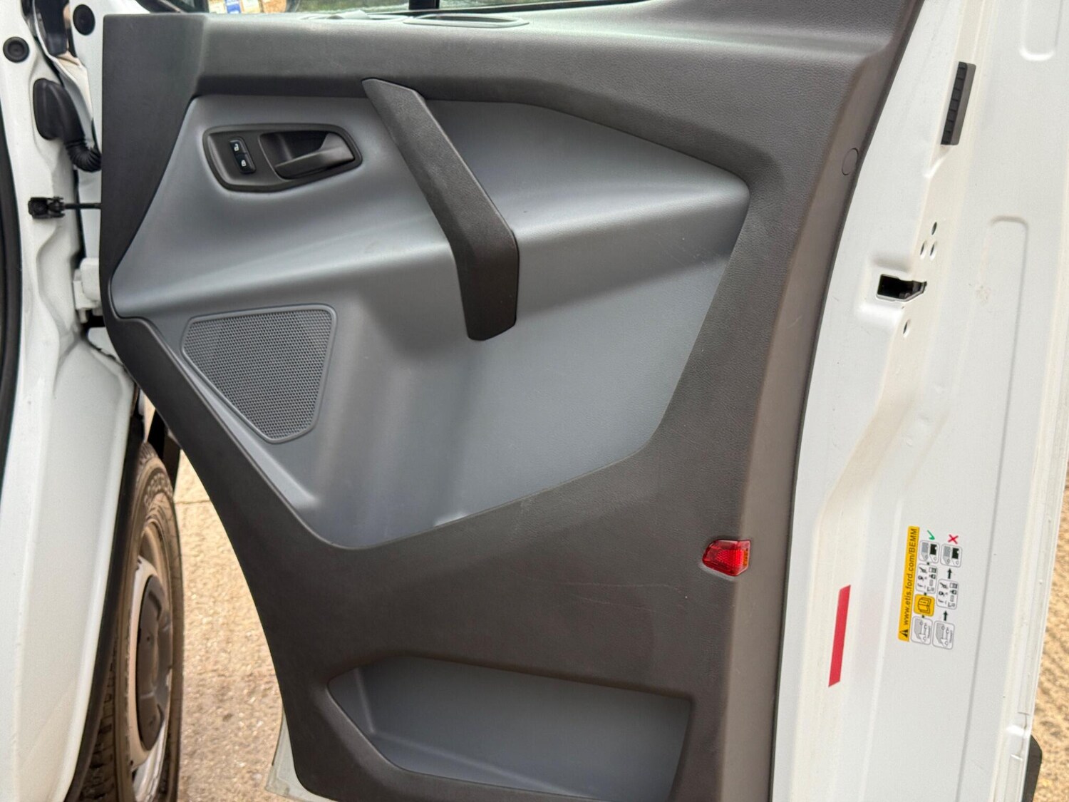 Used Ford Transit Custom 2017 for sale - 76253167: Photo 32