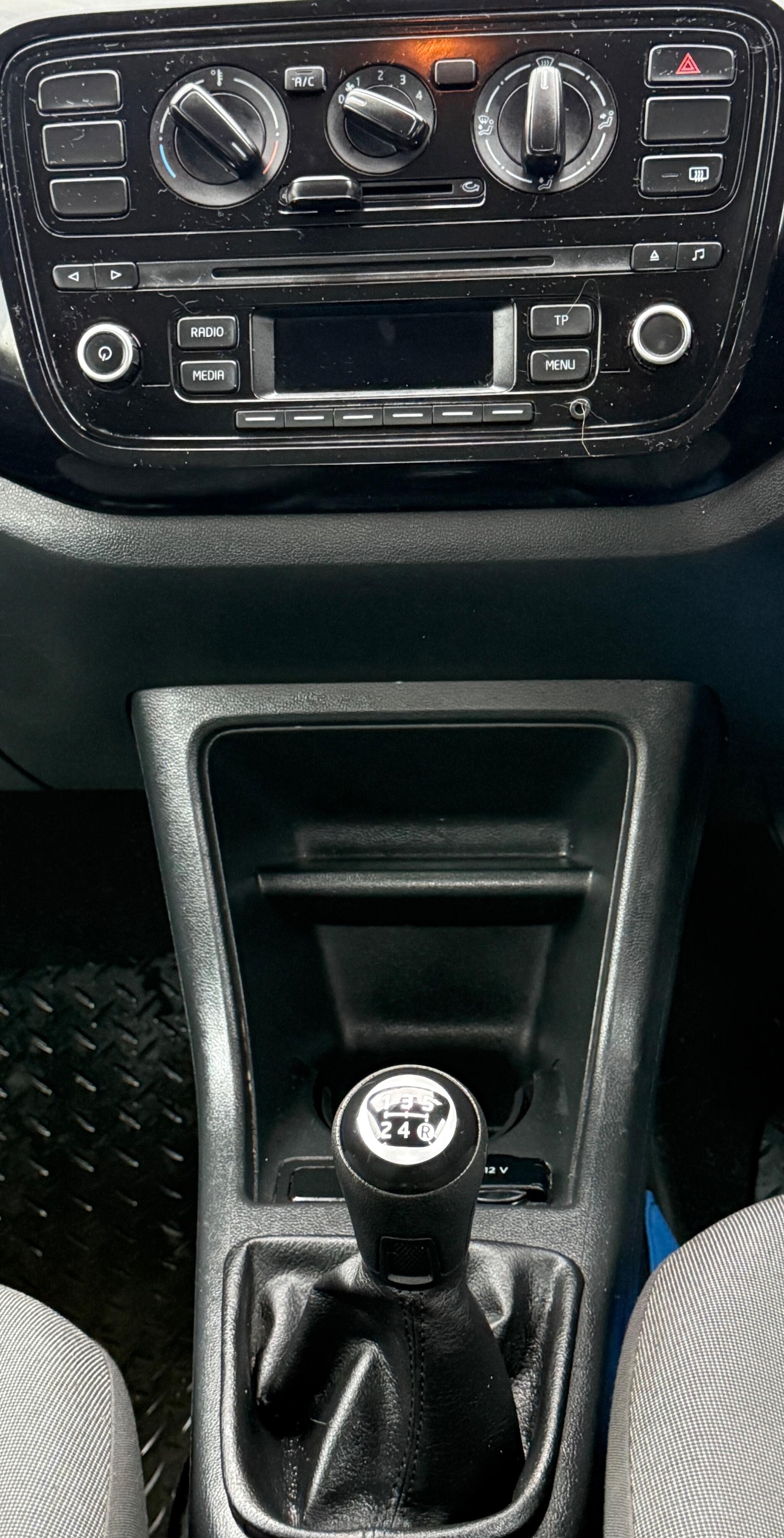 Used Volkswagen up! 2015 for sale - 77234034: Photo 15