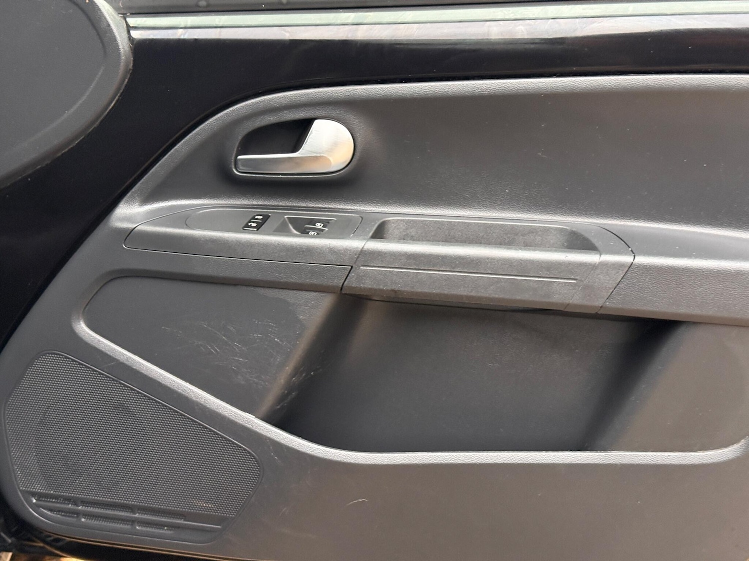 Used Volkswagen up! 2015 for sale - 77234034: Photo 25