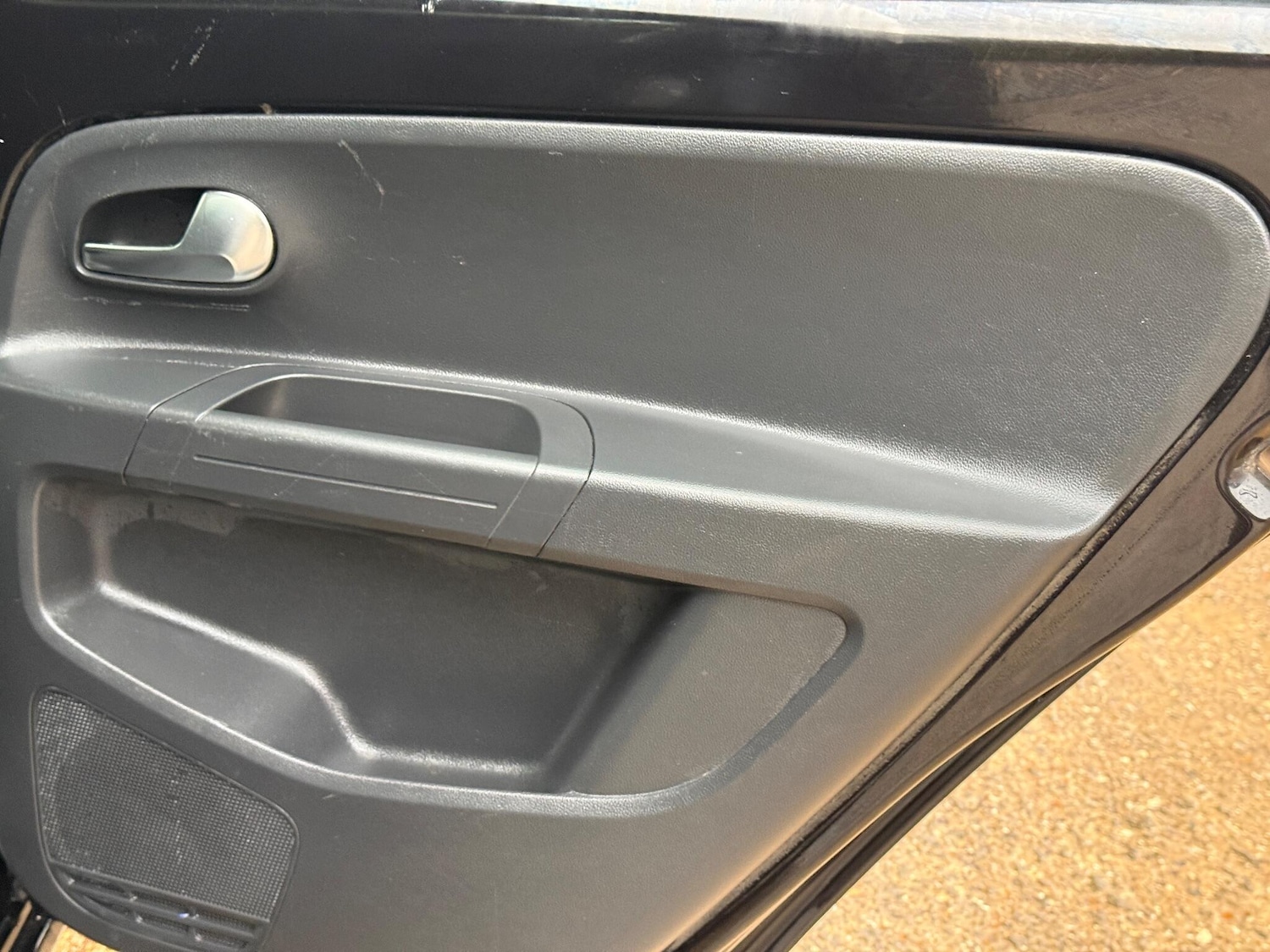 Used Volkswagen up! 2015 for sale - 77234034: Photo 32