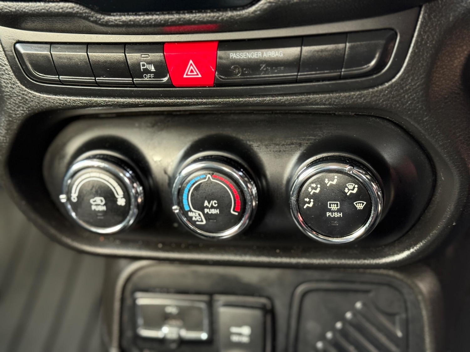 Used Jeep Renegade 2016 for sale - 76757102: Photo 43