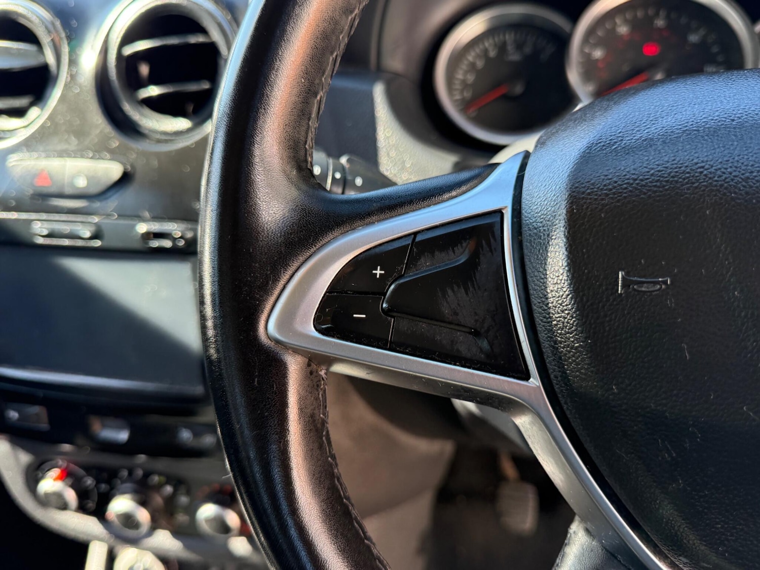 Used Dacia Duster 2018 for sale - 77931778: Photo 32