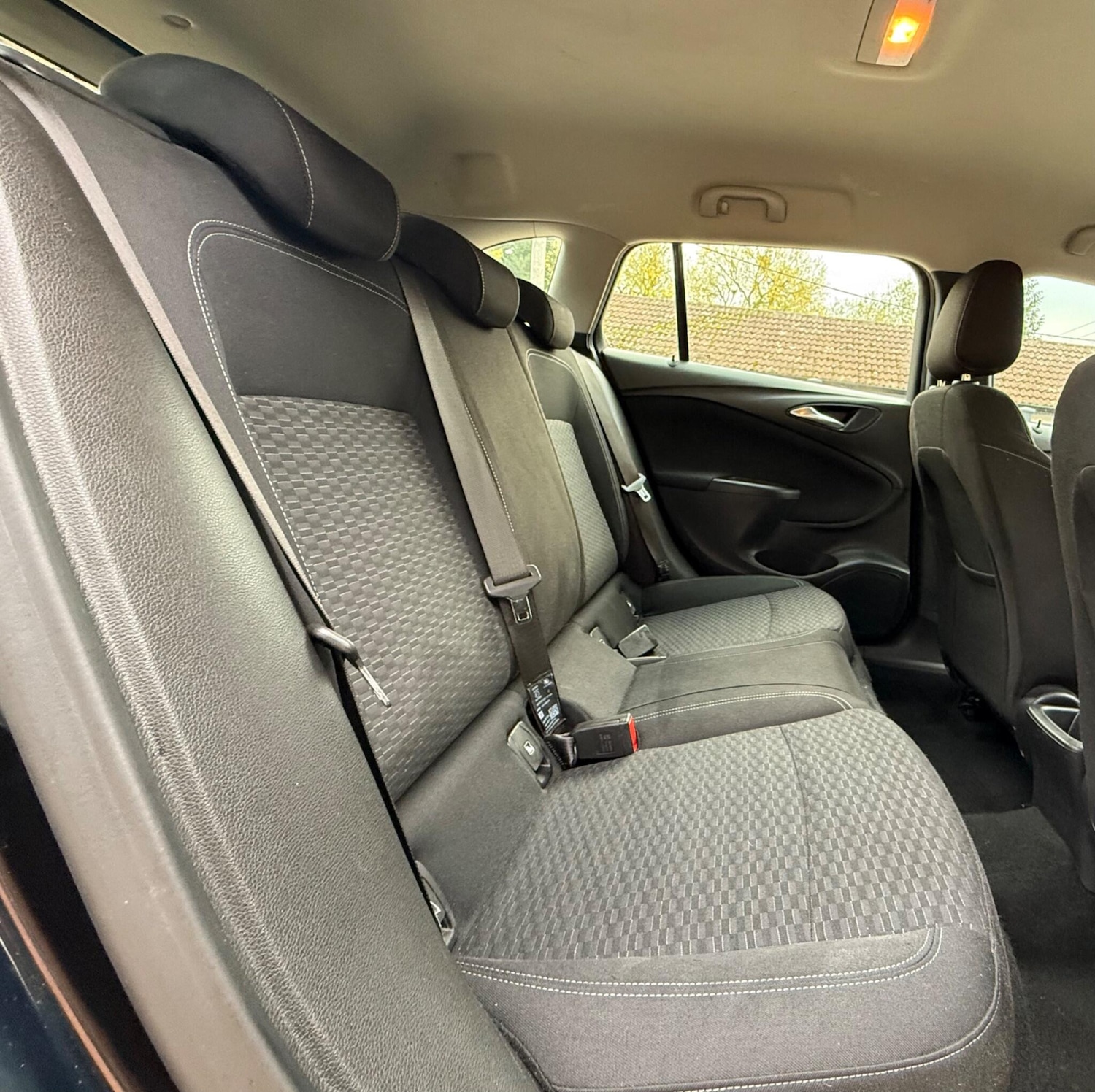 Used Vauxhall Astra 2017 for sale - 76449849: Photo 21