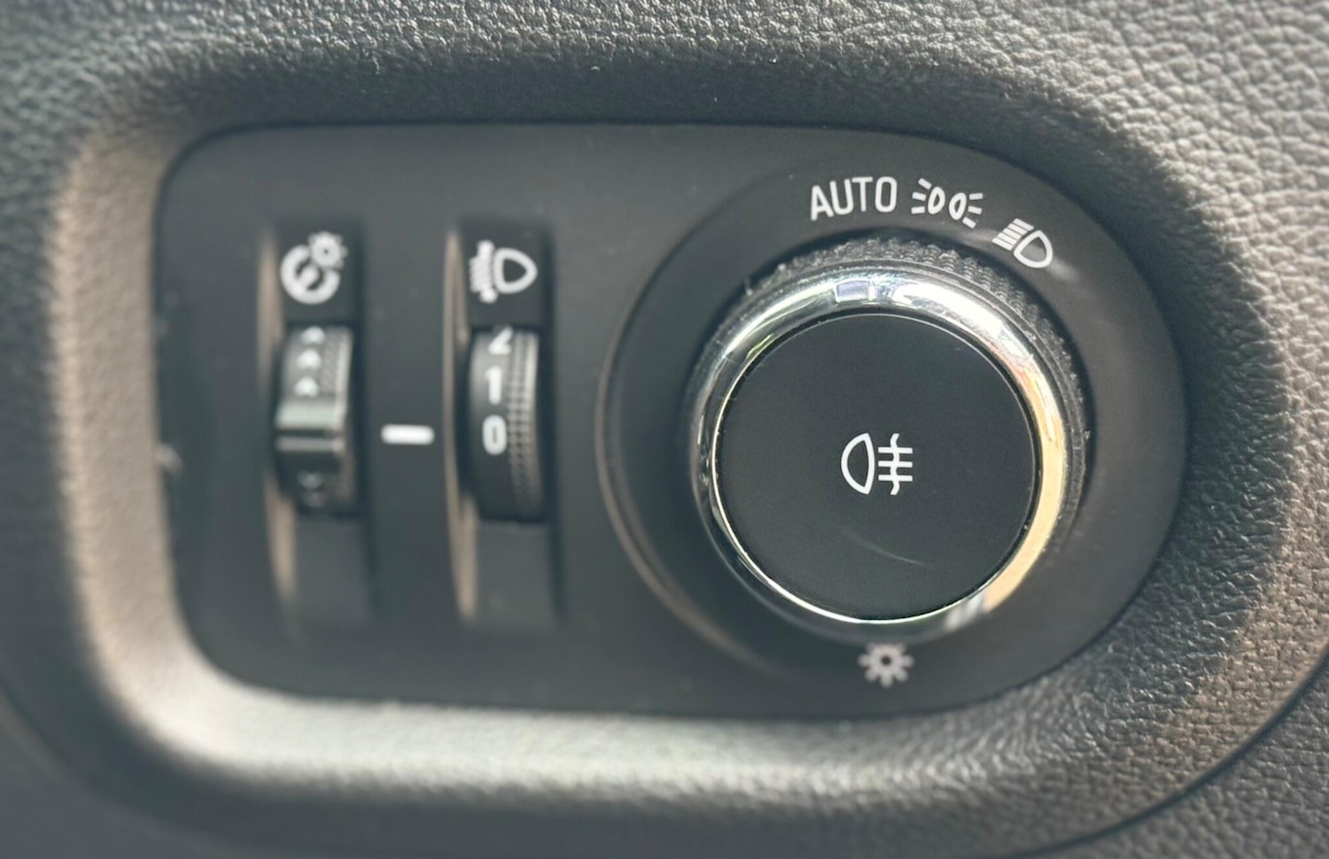 Used Vauxhall Astra 2017 for sale - 76449849: Photo 40