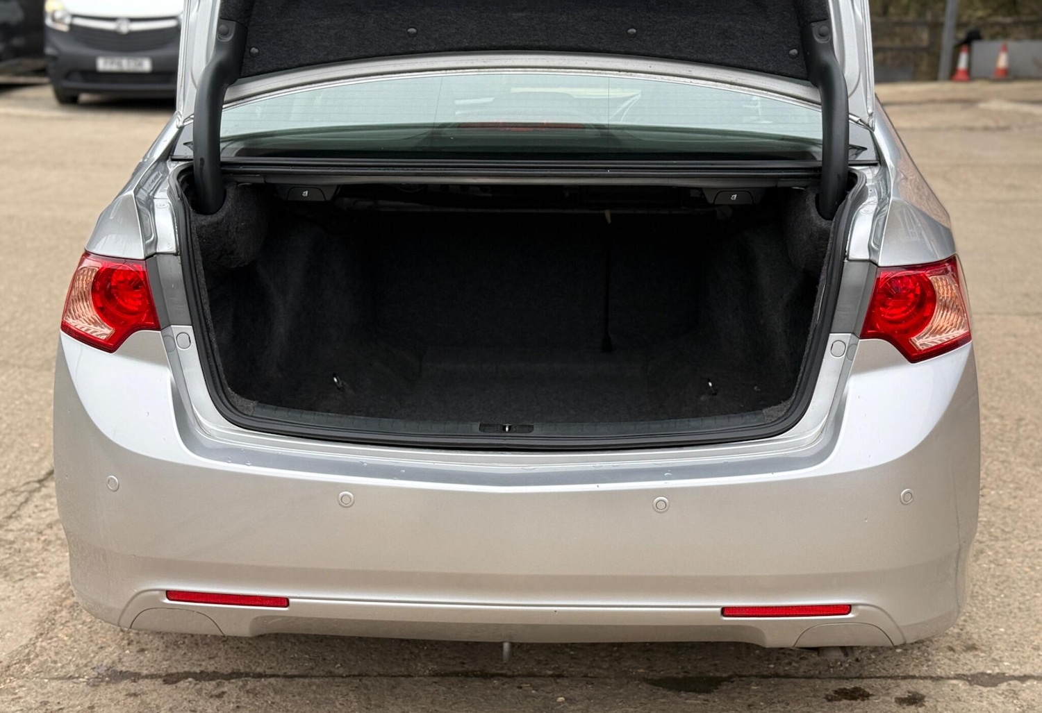 Used Honda Accord 2012 for sale - 77849118: Photo 17