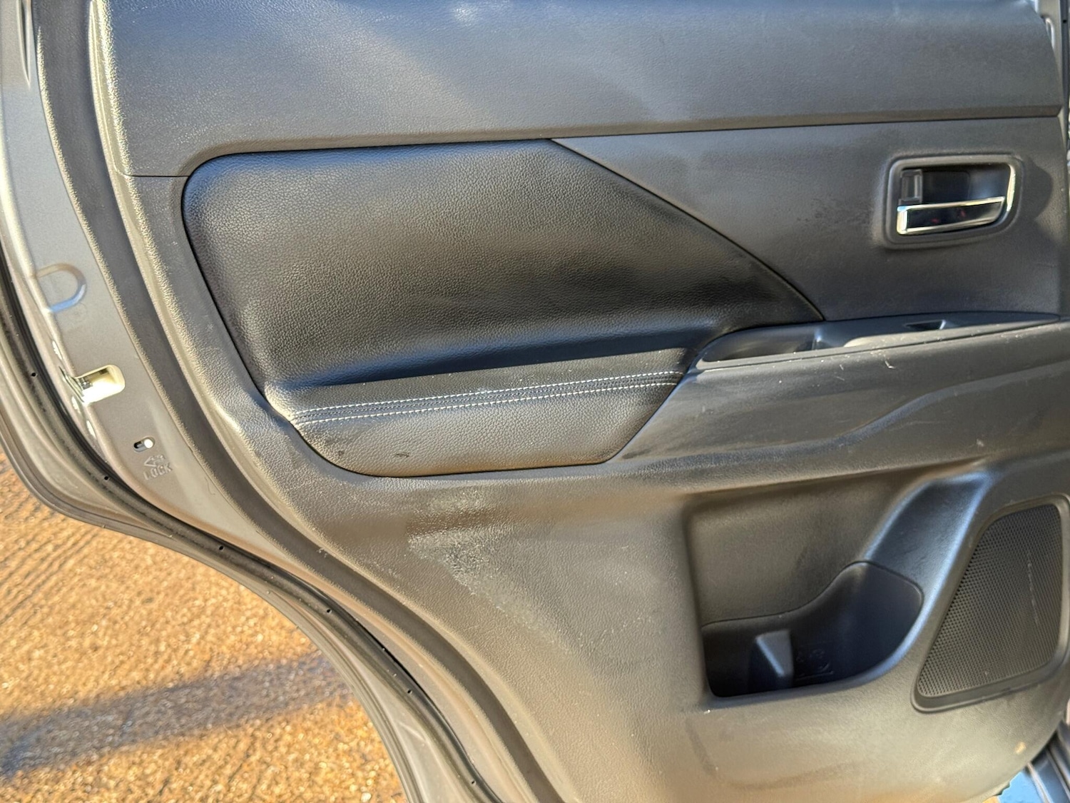 Used Mitsubishi Outlander 2015 for sale - 77226115: Photo 37