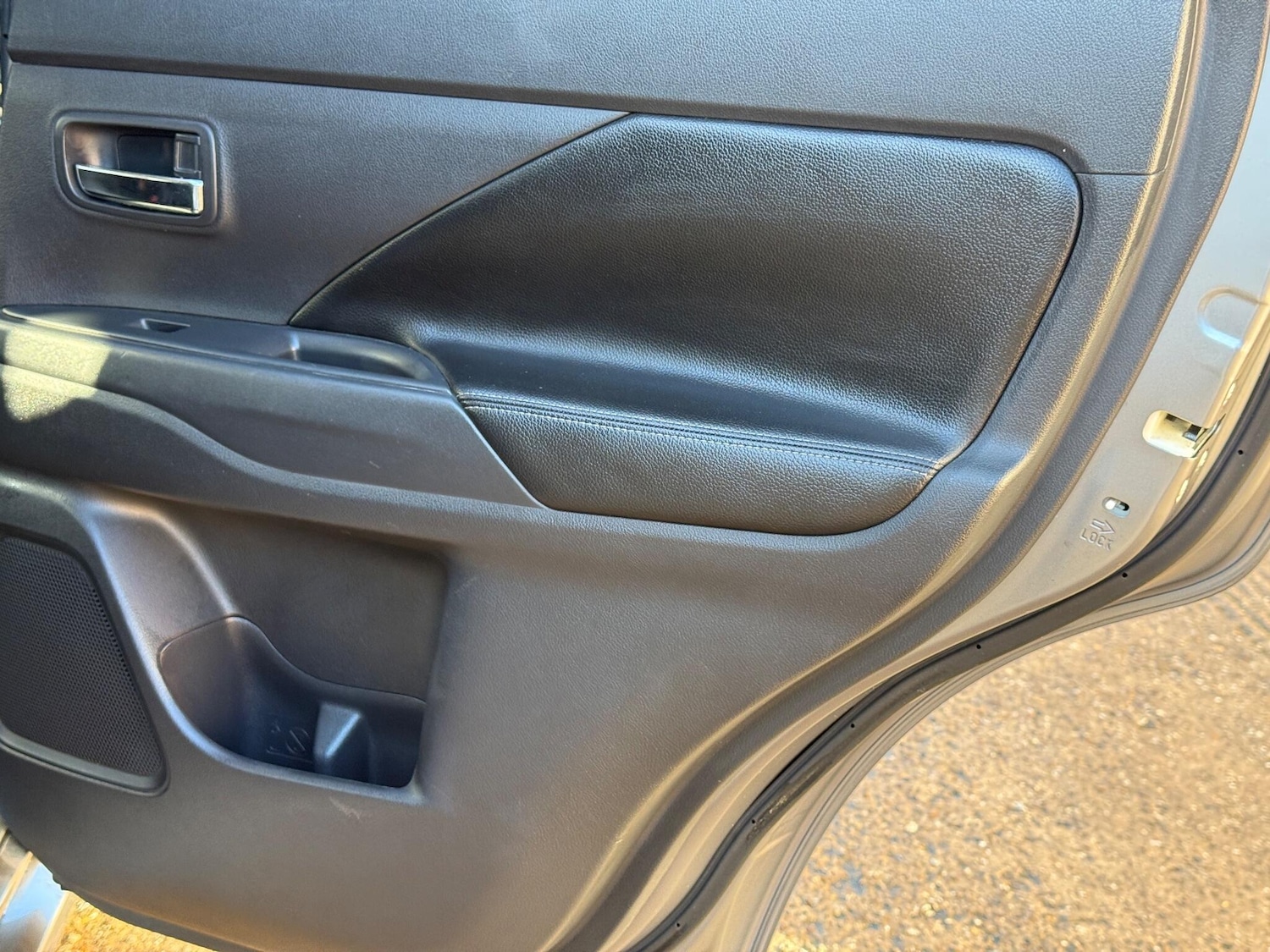 Used Mitsubishi Outlander 2015 for sale - 77226115: Photo 41