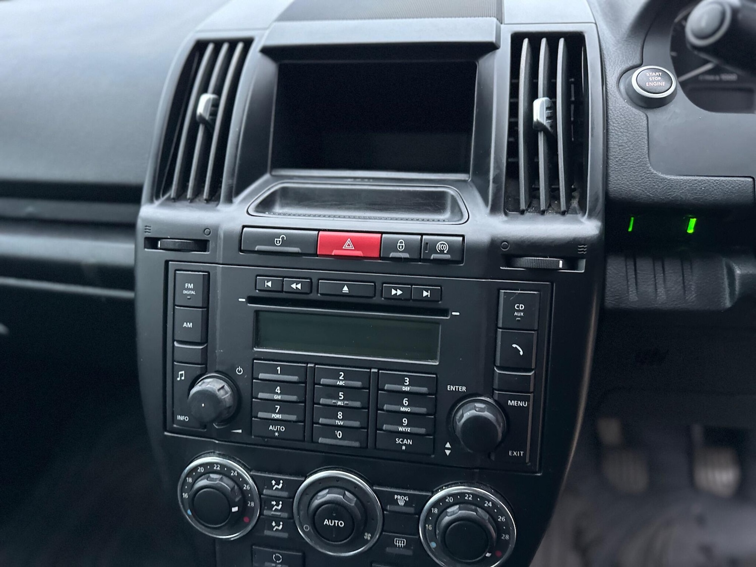 Used Land Rover Freelander 2012 for sale - 77069384: Photo 17