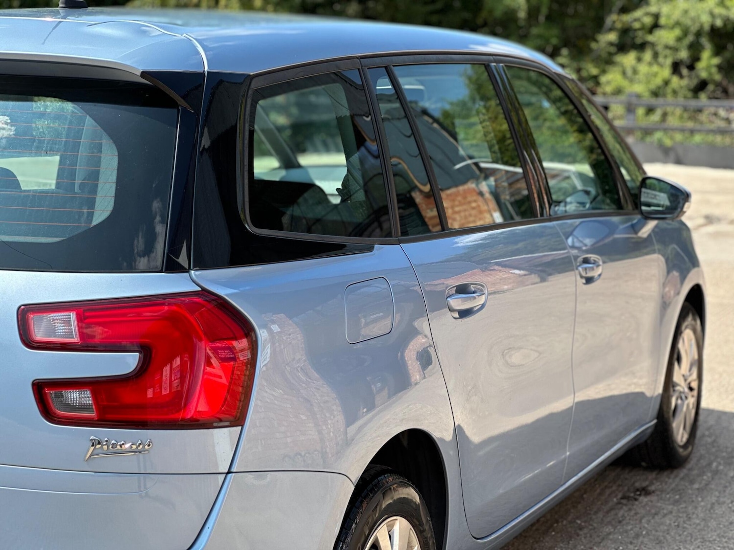 Vehicle 28