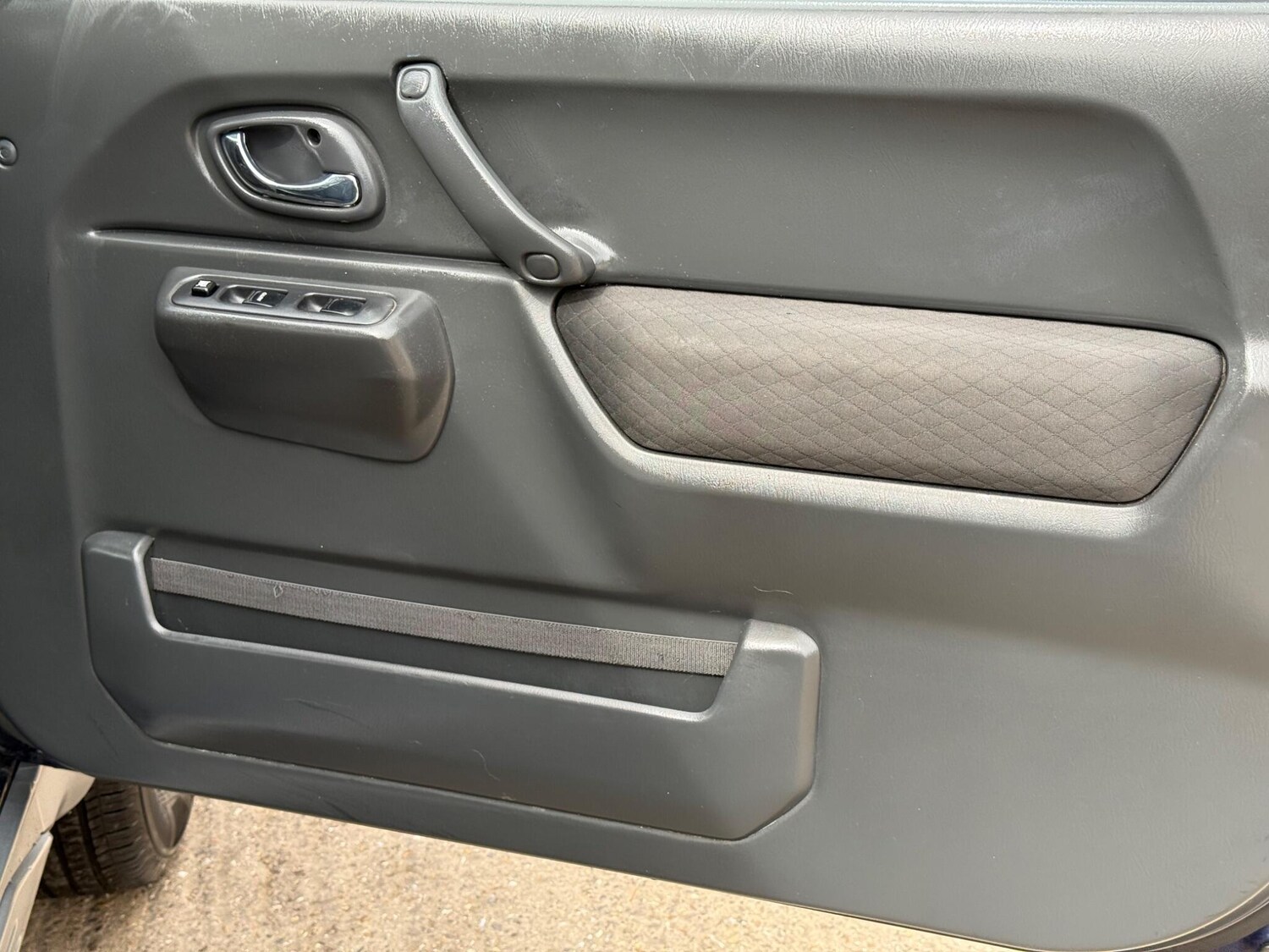 Used Suzuki Jimny 2004 for sale - 78197218: Photo 32