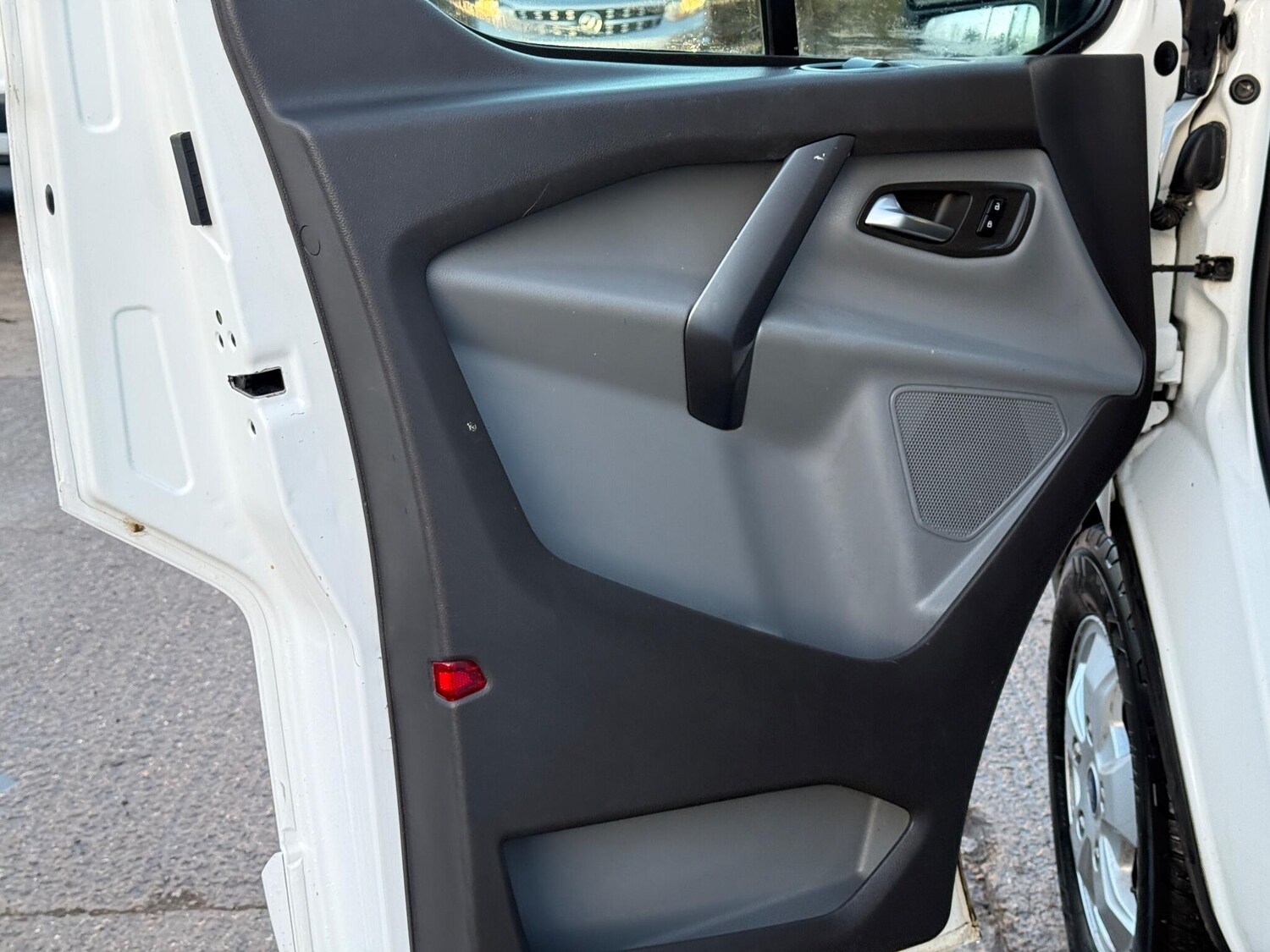 Used Ford Transit Custom 2016 for sale - 76922681: Photo 28