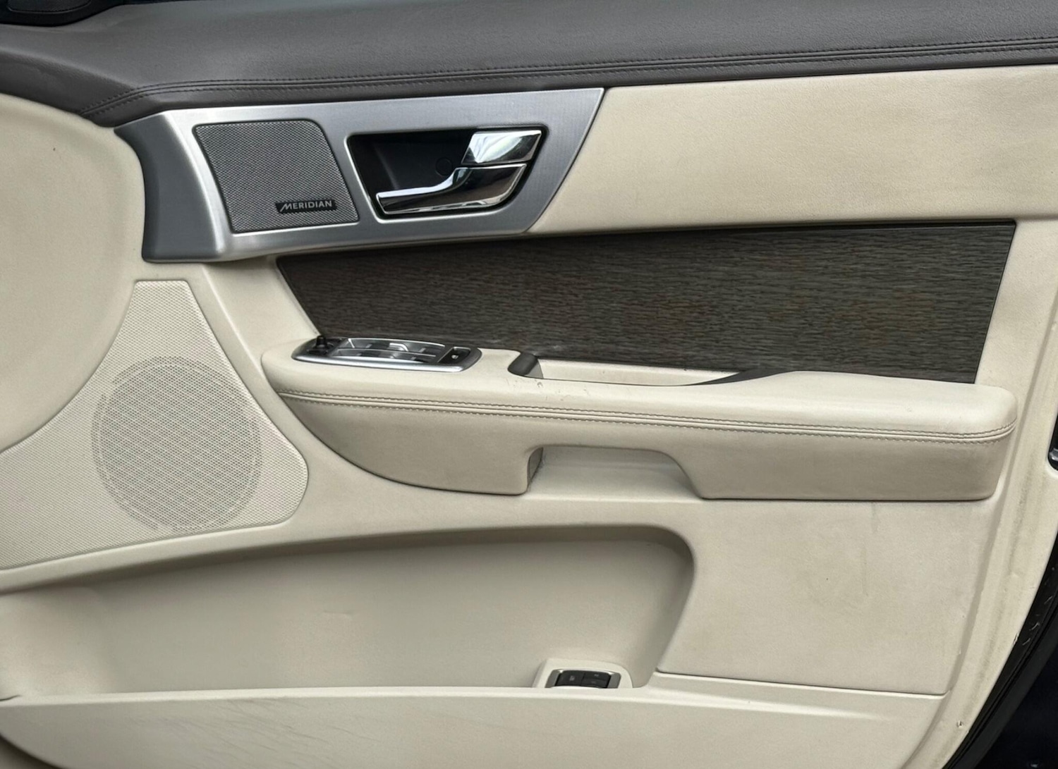 Used Jaguar XF 2013 for sale - 77916256: Photo 15