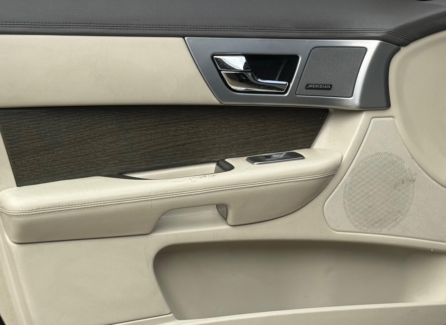 Used Jaguar XF 2013 for sale - 77916256: Photo 19