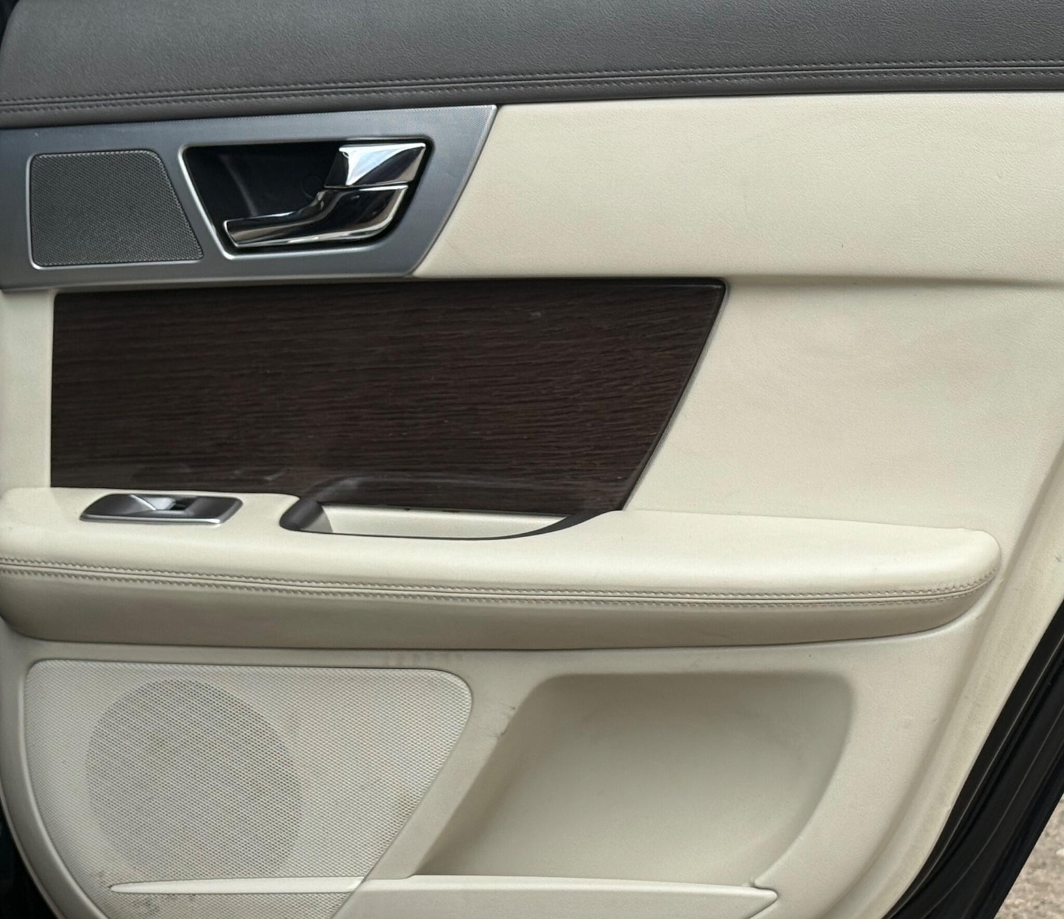 Used Jaguar XF 2013 for sale - 77916256: Photo 24