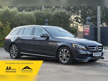 Used Mercedes-Benz C Class 2015 for sale - 77134046: Photo