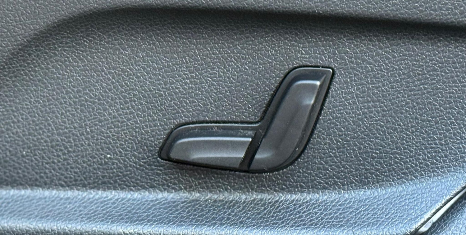 Used Mercedes-Benz C Class 2015 for sale - 77134046: Photo 44