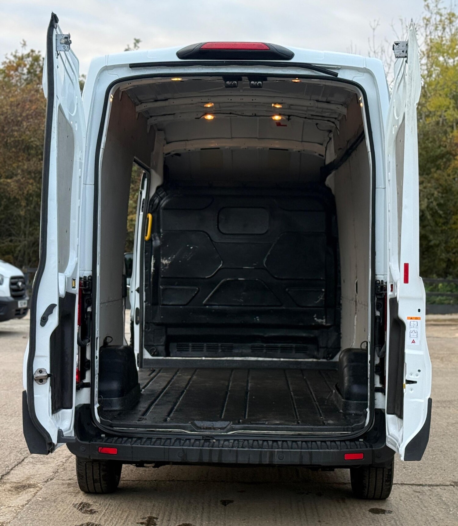 Used Ford Transit 2021 for sale - 76386877: Photo 17