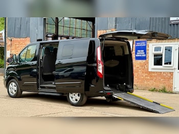 Used Ford Tourneo Custom 2018 for sale - 78745887: Photo