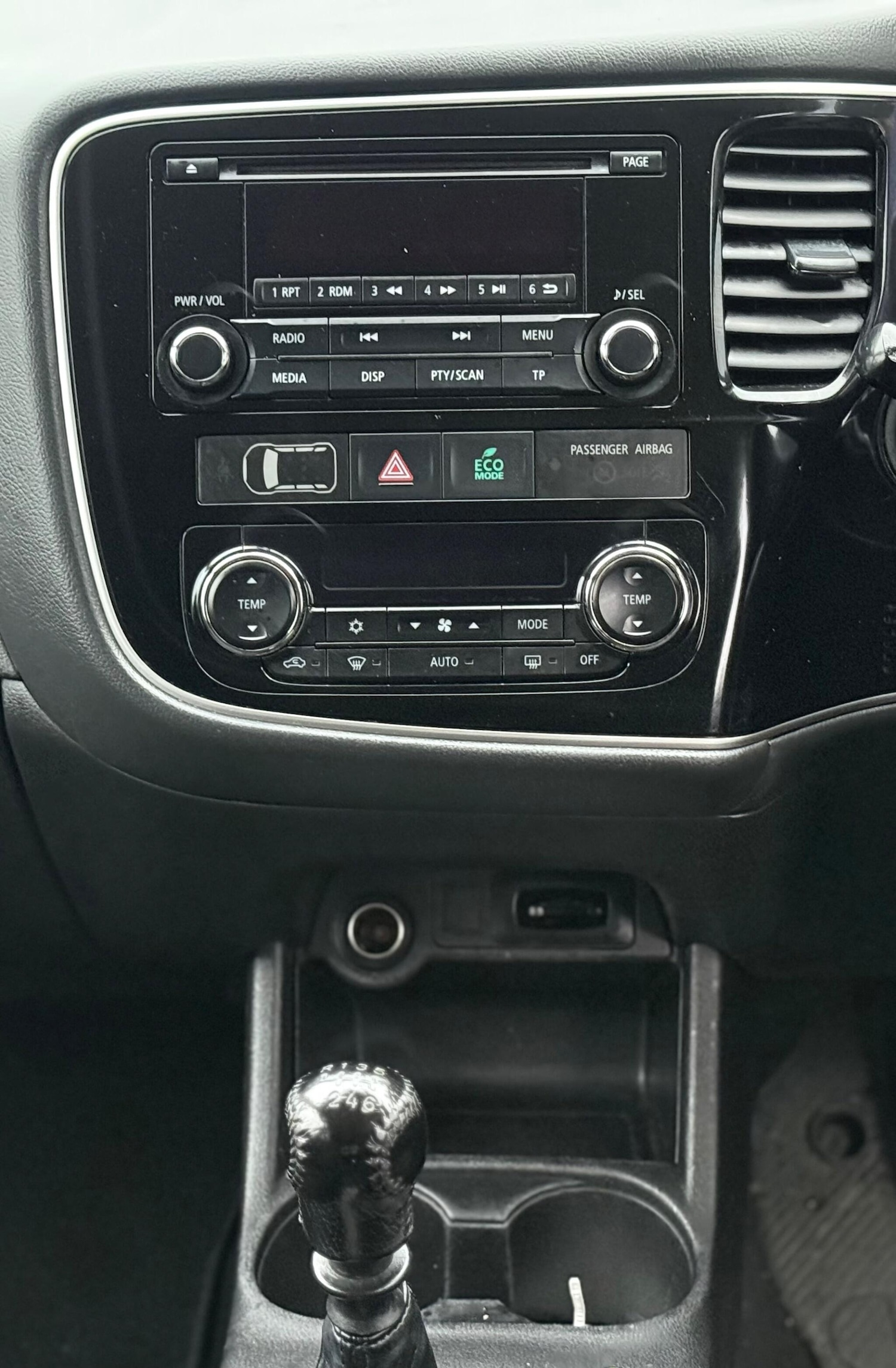 Used Mitsubishi Outlander 2016 for sale - 77069390: Photo 24