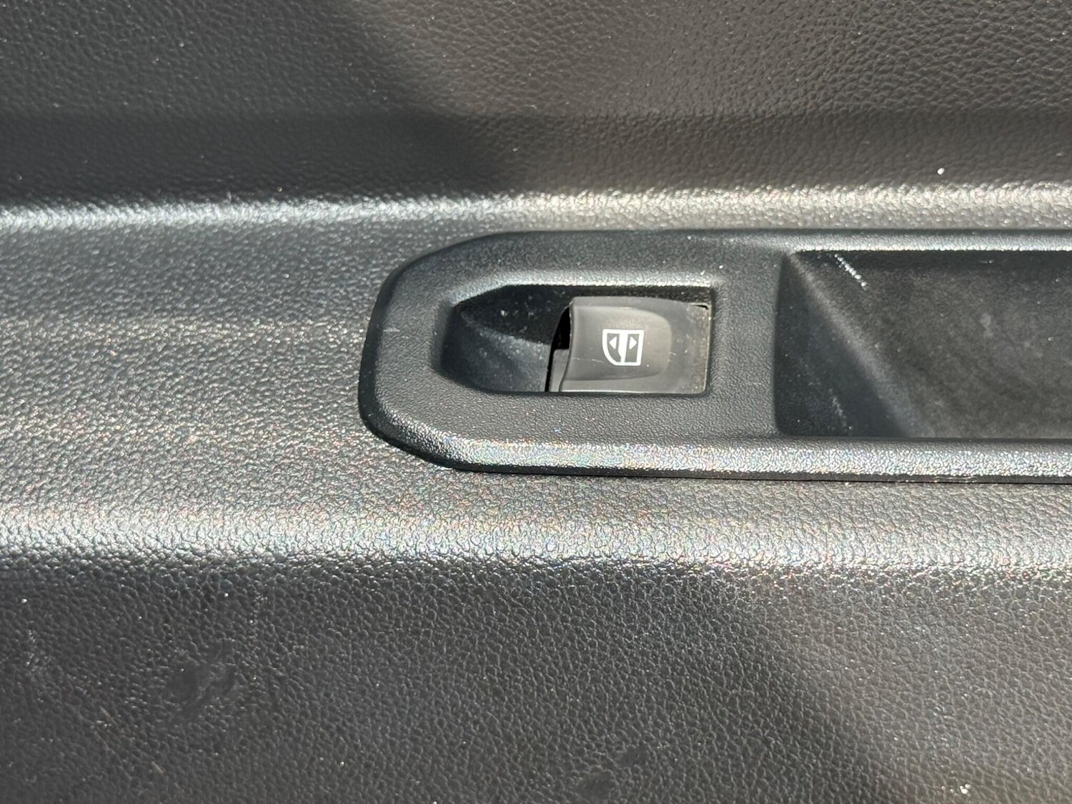 Used Dacia Duster 2018 for sale - 77980218: Photo 38