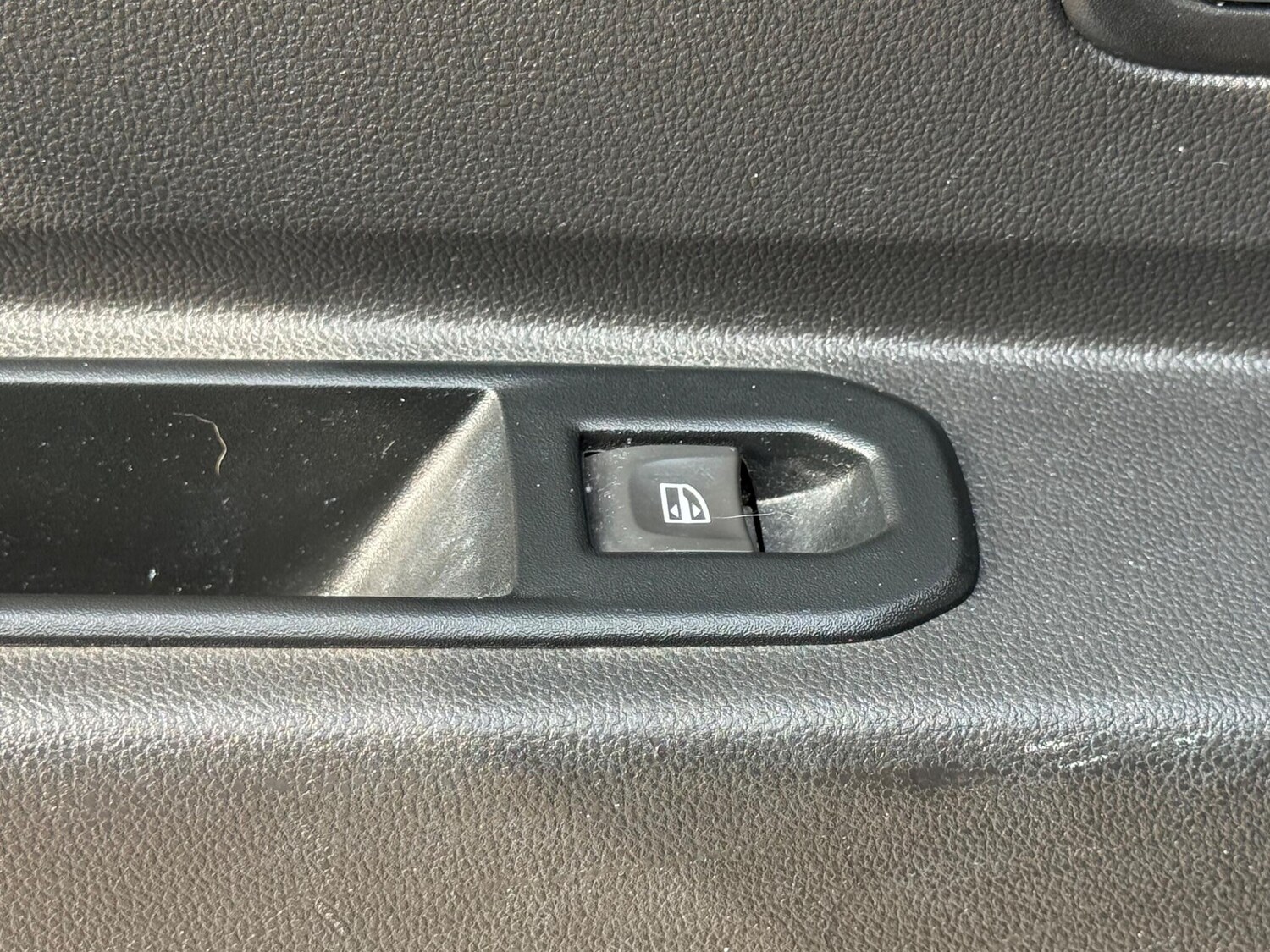 Used Dacia Duster 2018 for sale - 77980218: Photo 45