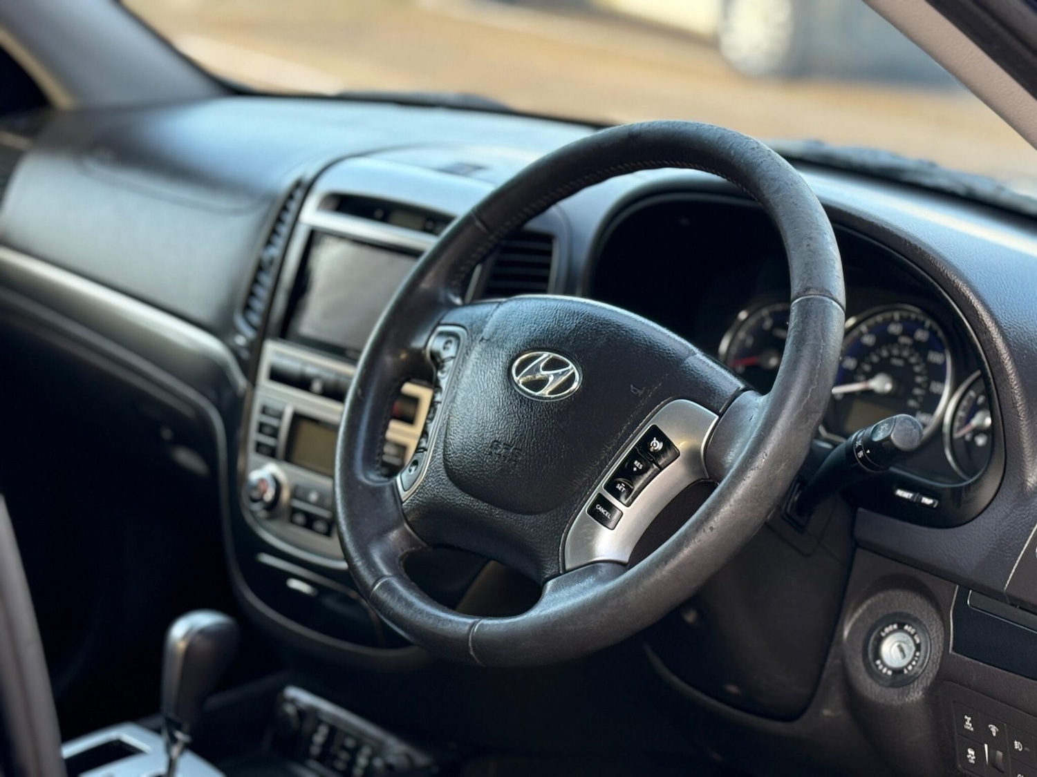 Used Hyundai Santa Fe 2010 for sale - 77310910: Photo 10