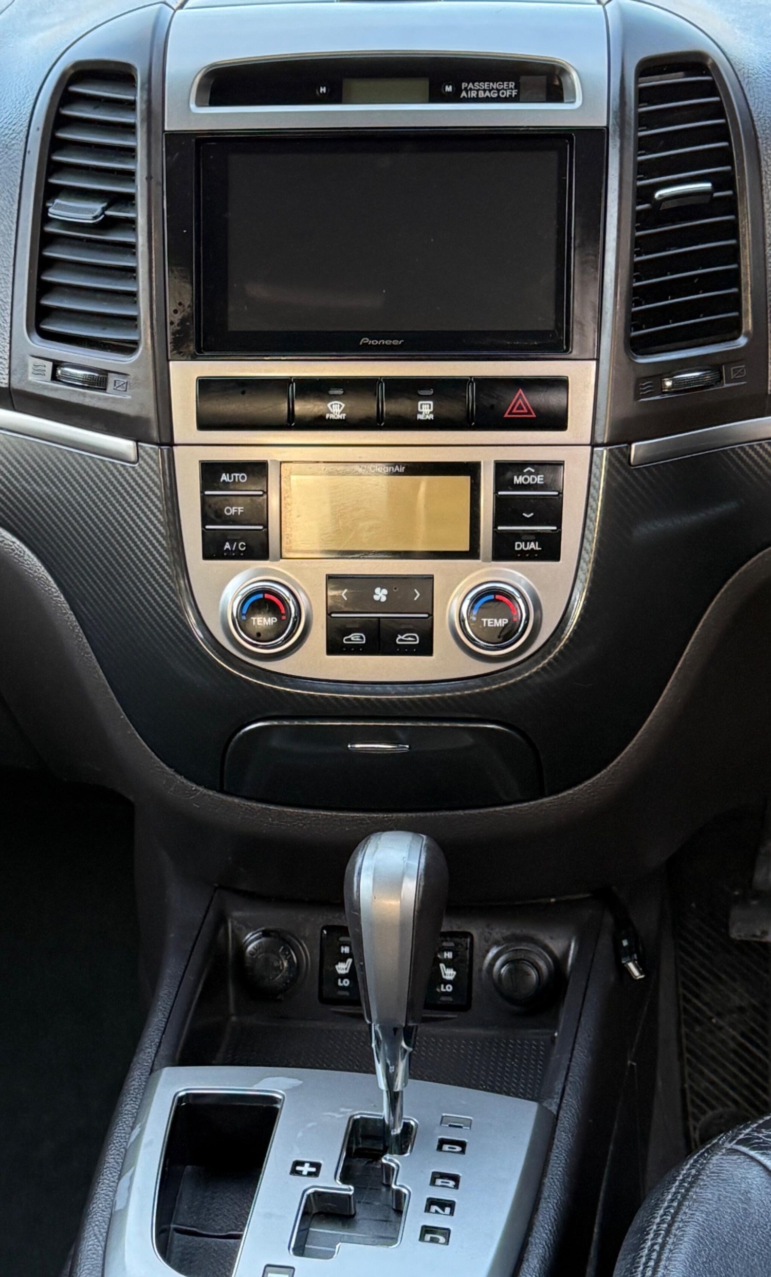 Used Hyundai Santa Fe 2010 for sale - 77310910: Photo 16